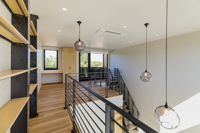 Loft shelving